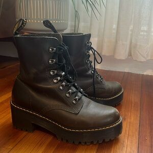 Dr. Marten’s Leona Platform Ankle Boot Dark Taupe 39